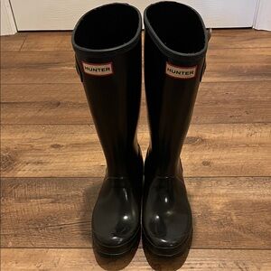 Women’s Hunter Original Tall Rain Boots, size 6
